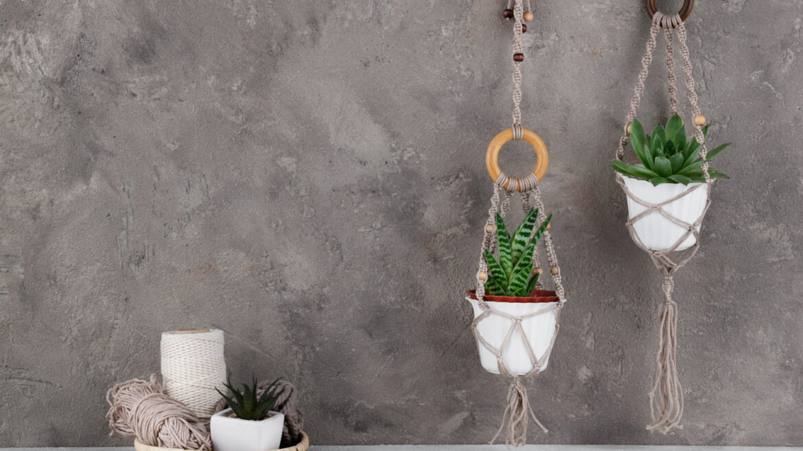 How to Make A Macramé Plant Hanger