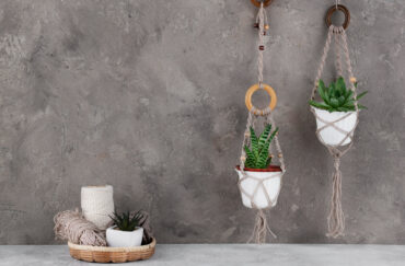 How to Make A Macramé Plant Hanger