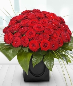 a bouquet of red roses